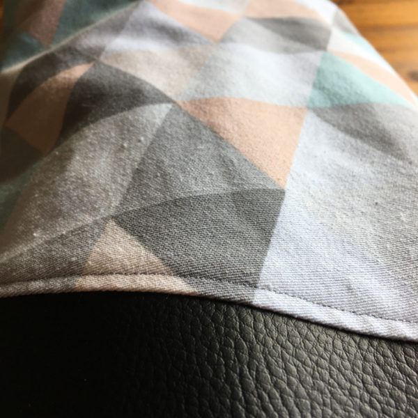 SturKnopf Tasche Dreiecke mit Leder Detail