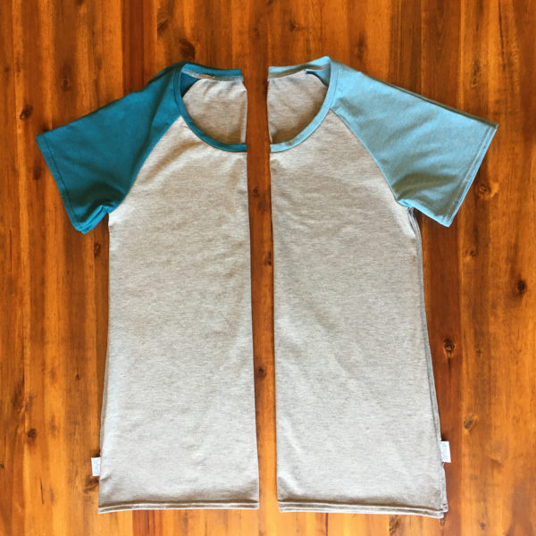 SturKnopf zweifarbiges T-Shirt zwei nebeneinander
